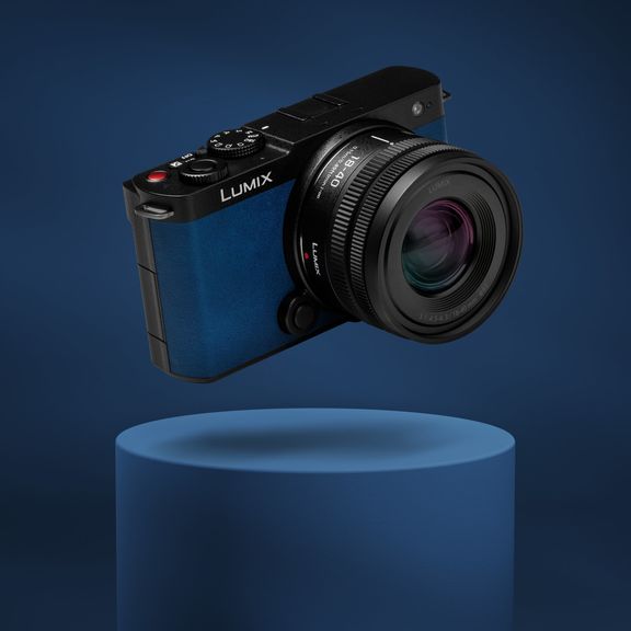 zooom project lumix product image blue